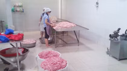 Xử phạt một hộ kinh doanh, chế biến thực phẩm “trộn” hoá chất phụ gia độc hại