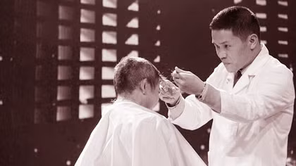 Tiệm cắt tóc đặc biệt trong bệnh viện
