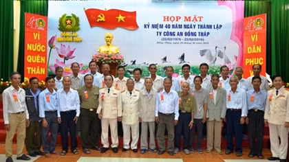 Họp mặt kỷ niệm 40 năm ngày thành lập Ty Công an Đồng Tháp