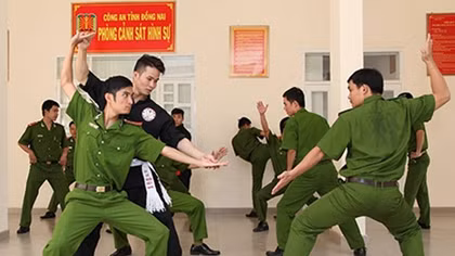 Người đem tuyệt kỹ Thiếu Lâm truyền cho lính hình sự 