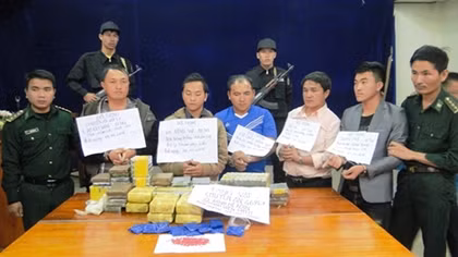 Bắt 5 đối tượng vận chuyển 91 bánh heroin 