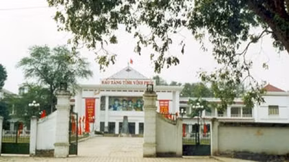 Triển lãm tinh hoa cổ vật và gốm mỹ thuật đương đại 