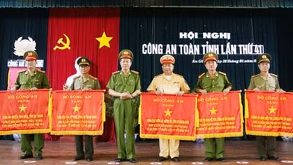 Thứ trưởng Lê Quý Vương chỉ đạo công tác tại Công an tỉnh An Giang