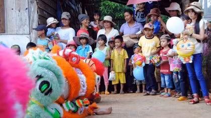 Tổ chức Trung thu cho thiếu nhi con em đồng bào dân tộc