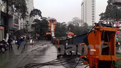 Từ vụ đổ xe cẩu giữa phố, nghĩ về trách nhiệm của cơ quan chức năng