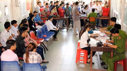Tấp nập xin cấp lại CMND những ngày đầu năm