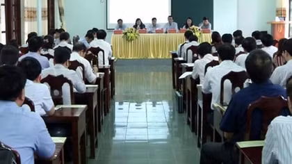 Phê bình 3 chủ tịch huyện, thành phố bỏ họp