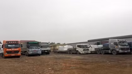 Hải Dương bắt 4 xe chở hàng siêu trọng không giấy phép 