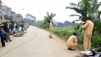 Xe máy đâm nhau trên đường nông thôn, 3 người thương vong