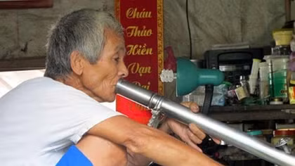Lão giang hồ tuổi 70 "nhặt vợ"
