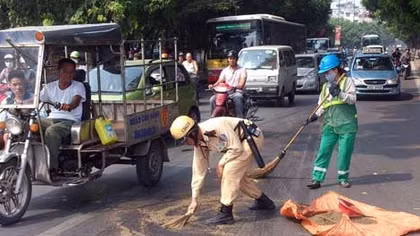Cảnh sát giao thông Hà Nội: Làm nhiều việc tốt phục vụ nhân dân 