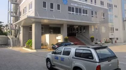 Rơi từ tầng cao, một kế toán bảo hiểm tử vong