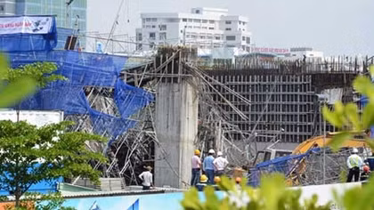 Sập giàn giáo công trình nhà 19 tầng, 3 công nhân tử nạn