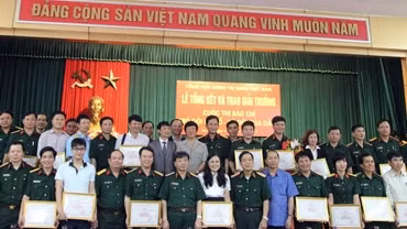 Trao giải cuộc thi báo chí “Bộ đội Cụ Hồ - Bộ đội của dân”