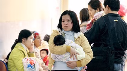 Trẻ nhập viện tăng vì thời tiết