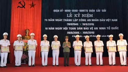 Công an quận Cầu Giấy kỷ niệm 70 năm ngày truyền thống