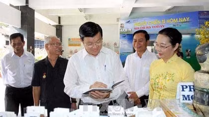 Chủ tịch nước Trương Tấn Sang gặp mặt các cựu tù binh Việt Nam