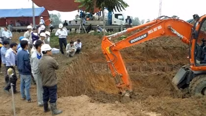 Đào xong 12 hố phục vụ giám định vỡ đường ống nước sông Đà – Hà Nội