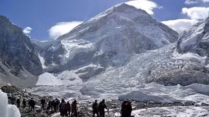 Nhiều nhà leo núi thiệt mạng do động đất ở Nepal