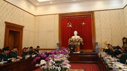 Đổi mới và phát triển doanh nghiệp phục vụ công tác, chiến đấu trong tình hình mới