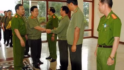Thứ trưởng Bùi Văn Thành kiểm tra công tác hậu cần tại Công an Lâm Đồng