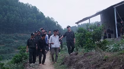 47 con bạc chọn đỉnh núi làm nơi sát phạt 