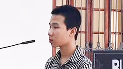 Nói chuyện với “thằng em” bằng dao vì cho rằng hỗn 