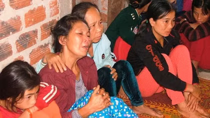 Xóm nghèo quặn nỗi đau thương