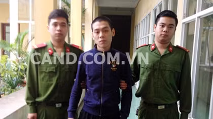 Đập đá xong gọi 'em gái' đến 'giải khuây' rồi cướp