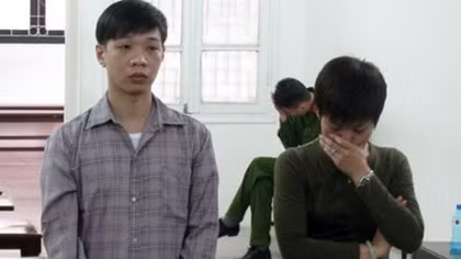 Rủ ‘phi công trẻ’ vào tù