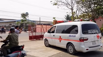 Nổ lò hơi sản xuất gạch men, 2 công nhân tử vong