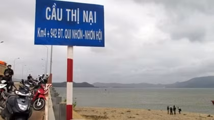Nam thanh niên để lại người yêu nhảy cầu tự tử