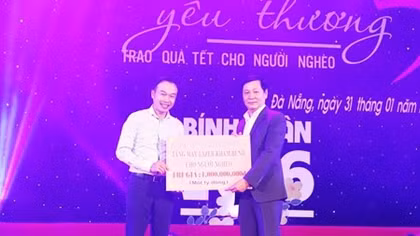 Mang quà tết đến với các hộ nghèo Đà Nẵng