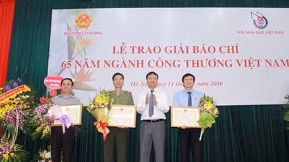 Báo CAND được tặng bằng khen cơ quan có nhiều bài dự thi và nhiều bài được giải