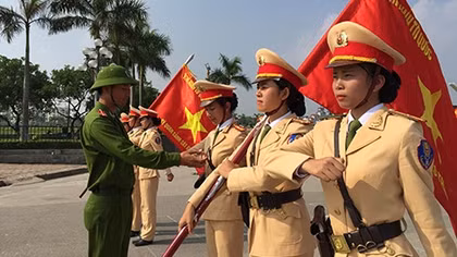 Những bông hoa thép trên thao trường