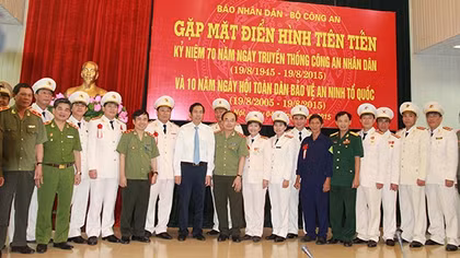 Chia sẻ kinh nghiệm hay trong đấu tranh chống tội phạm