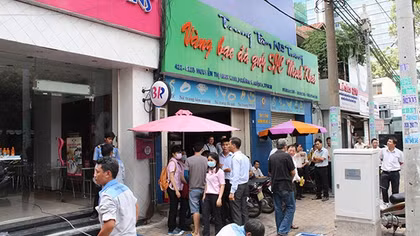 Bình gas phát nổ, tiệm bánh kem ngùn ngụt bốc hỏa