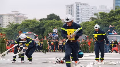 Cuộc so tài giữa lính cứu hỏa trước giặc lửa