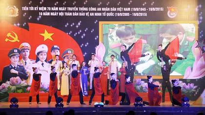 Xúc động, hoành tráng chương trình “Khát vọng tuổi trẻ “Vì an ninh Tổ quốc”