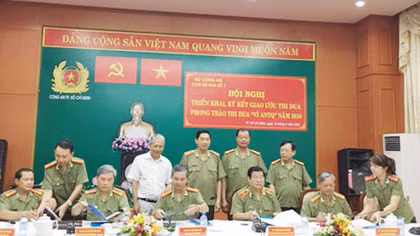 Ký kết giao ước phong trào thi đua “Vì An ninh Tổ quốc”