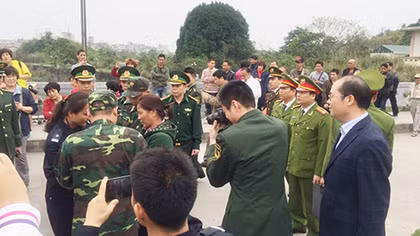 Trao trả đối tượng truy nã cho Công an Việt Nam