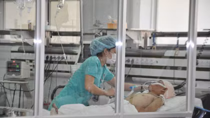 Khó nối tay đứt lìa cho nam thanh niên bị truy sát