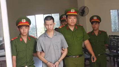 Bé gái ở với bà bị cậu ruột hiếp dâm