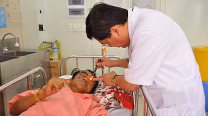 Tình hình sức khỏe của ông Huỳnh Văn Nén sau vụ ngã xe máy