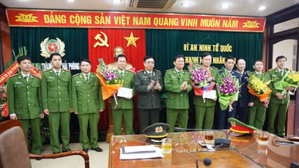Khen thưởng vụ triệt phá đường dây ma túy tổng hợp về Hải Phòng