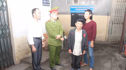 Cảnh sát khu vực "xóm chạy thận"