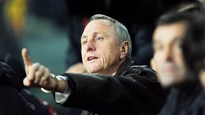 Johan Cruyff – vị thánh của bóng đá hiện đại