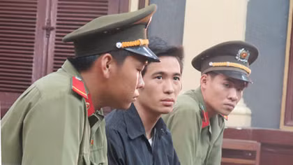 Giám đốc vào tù vì giả khủng bố quảng cáo mỹ phẩm