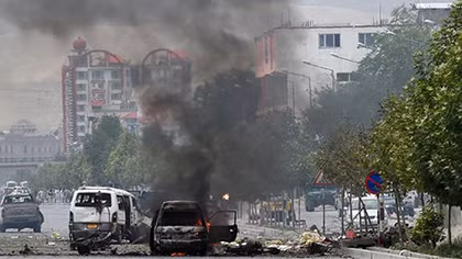 Nổ bom xe trước Đại sứ quán Nga ở Kabul, nhiều người chết và bị thương