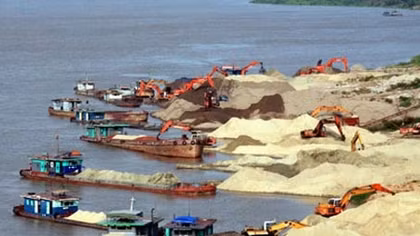 Vi phạm trong khai thác cát, 3 công ty bị xử phạt